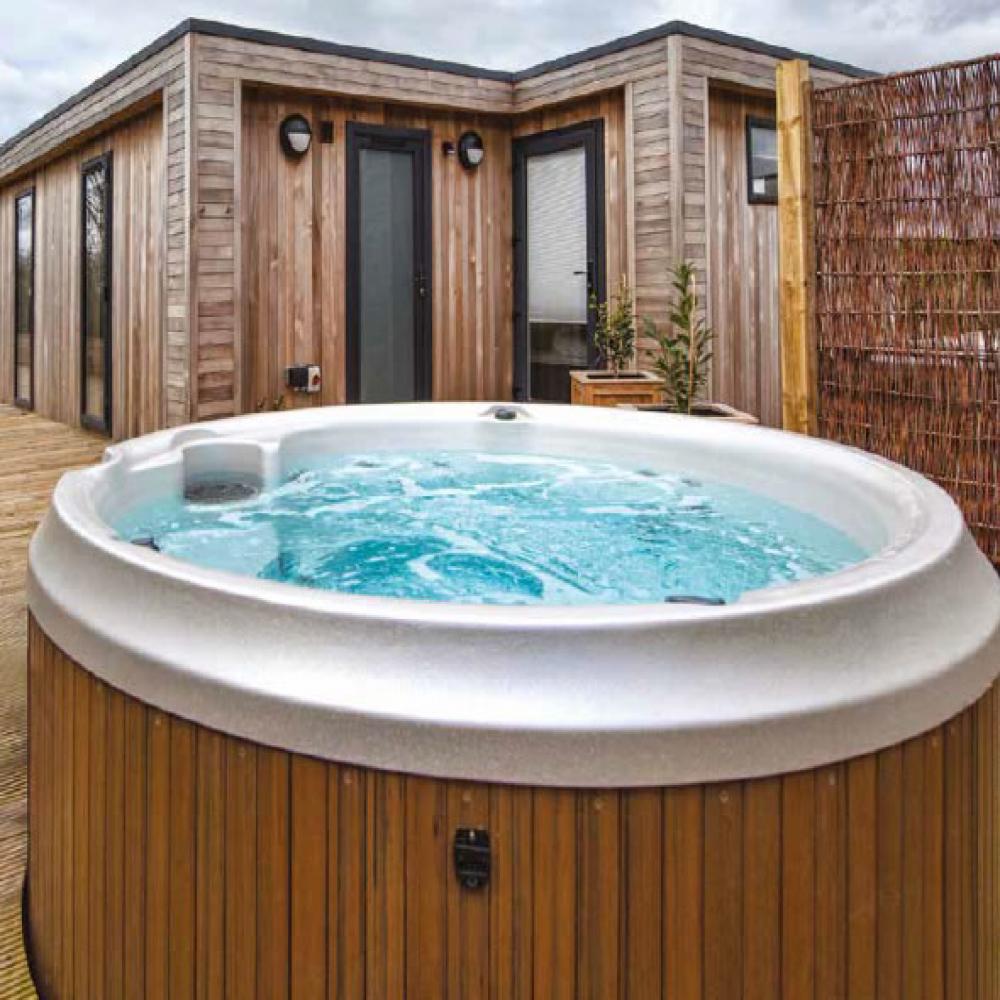 J210 Round Jacuzzi Hot Tub 45 People Wittering